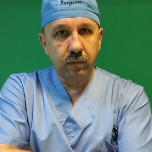 Medicul Dan Grigorescu: Raed Arafat îşi găseşte de lucru pe subiecte care nu au nicio legătură cu "fişa postului". De ce nu îşi asumă construirea de noi spitale, reorganizarea asistenţei medicale primare sau a crizelor succesive de medicamente esenţiale