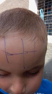 Gorj: Anchetă în cazul unei educatoare care a scris cu pixul pe fruntea unui copil de patru ani