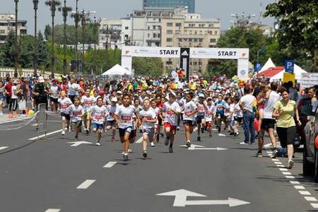 Peste 16.000 de alergători, aşteptaţi la Semimaratonul Internaţional Bucureşti; Brigada Rutieră a instituit restricţii de trafic, sâmbătă şi duminică. HARTĂ