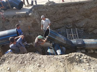 Sibiu: Avarie la o conductă de transport apă, fiind afectată furnizarea în 11 localităţi