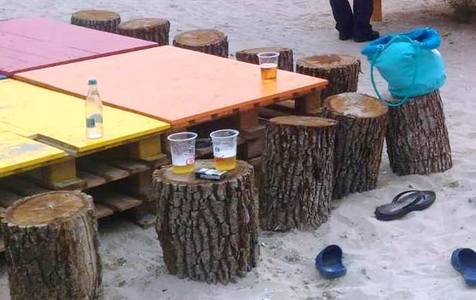 Trei tineri care au consumat alcool pe plaja terapeutică din Mamaia, amendaţi de Poliţia Locală cu câte 100 de lei fiecare