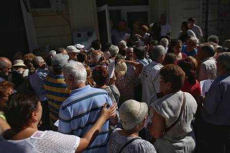 Nu se mai fac înscrieri în tabăra „La pas prin tărâmul legendar al Greciei”, anunţă PMB; s-au înscris 1.400 de pensionari, iar 750 de dosare au fost deja validate