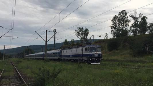 Traficul feroviar între Predeal şi Timişu de Sus, închis după o defecţiune la firul de contact, a fost reluat
