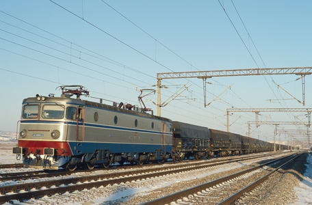 Infotrafic: Circulaţia feroviară între Târgu Jiu şi Petroşani, blocată după defectarea unei locomotive, a fost reluată în condiţii normale