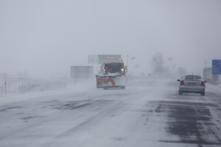 Atenţionare de călătorie transmisă de MAE: Căderi însemnate de precipitaţii sub formă de ninsoare, însoţite de vânt puternic, în Bulgaria