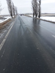 Traficul rutier pe DN 2B Buzău - Brăila a fost reluat, însă cu restricţie de tonaj