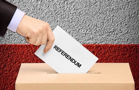 Mai multe organizaţii civice solicită din nou preşedintelui Iohannis referendum pe tema Justiţiei şi consultări ample cu privire la întrebările care ar putea fi adresate; petiţia pentru susţinerea referendumului a fost semnată de peste 7.500 de persoane