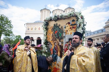 Câteva mii de credincioşi, la Pelerinajul de Florii din Bucureşti; Patriarhul Daniel: Am scos mărturisirea credinţei din interiorul zidurilor bisericii şi am arătat-o în public
