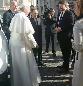 Papa Francisc a primit la Vatican echipa SPP care se va ocupa de protecţia sa în timpul vizitei în România