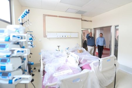 Secţia de Mari Arşi a Spitalului Judeţean Timişoara va fi deschisă în luna septembrie şi va fi cea mai mare din ţară; primele aparate au sosit deja