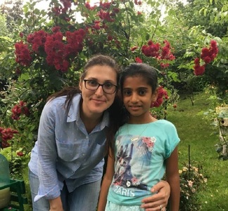 Sorina, fetiţa din Baia de Aramă adoptată de o familie de români din SUA, a părăsit ţara împreună cu părinţii adoptivi