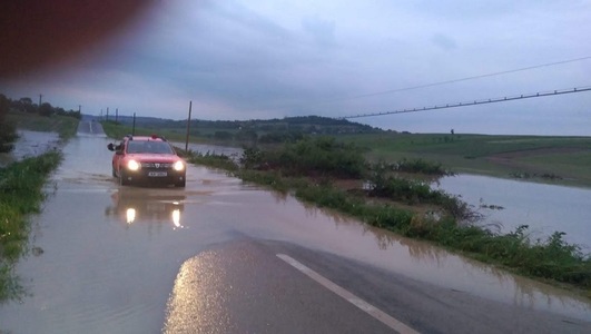 Cod portocaliu de inundaţii pe râuri din judeţele Prahova şi Braşov