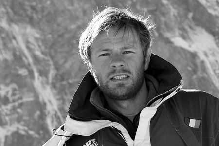 Trupul alpinistului Zsolt Torok a fost coborât de pe munte, fiind transportat la Serviciul de Medicină Legală Sibiu