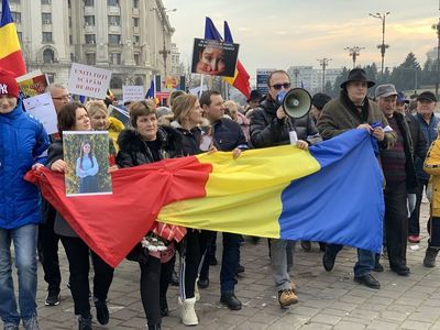 Protest la Bucureşti faţă de procurorii care au anchetat cazul Caracal. Alexandru Cumpănaşu: Mesajul pe care vrem să îl dăm este că oamenii statului sunt, de fapt, interlopi- VIDEO