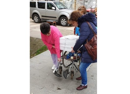 Deputatul Ungureanu: La Spitalul Judeţean de Urgenţă Deva, personalul merge în curte în echipamentul de clinică şi transportă cu un cărucior rulant pizza pentru o petrecere, deşi e carantină