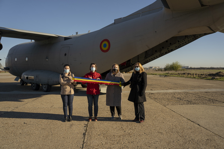 UPDATE - O aeronavă a Forţelor Aeriene Române transportă personal medical în Italia/ Medicii şi asistenţii au fost selectaţi pe bază de voluntariat şi vor lucra la Milano timp de 14 zile/ Orban: Apreciez curajul şi gestul de solidaritate