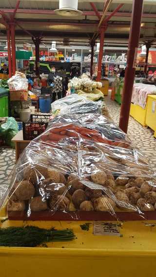 Piaţa Berceni Sud, închisă temporar de ANPC pentru că nu a respectat normele pentru combaterea prevenirii coronavirusului