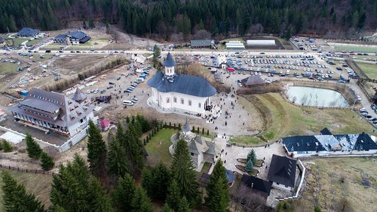 UPDATE - Arhiepiscopul Sucevei şi Rădăuţilor IPS Pimen va fi înmormântat la Mănăstirea Sihăstria Putnei