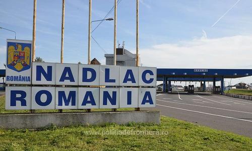 Poliţia de Frontieră: 20.200 de persoane au intrat în ţară miercuri, 13.700 din Ungaria/ Zece puncte de trecere a frontierei deschise la frontiera româno-ungară/ Autoturismele aşteaptă 100 de minute pentru a intra în ţară la Nădlac