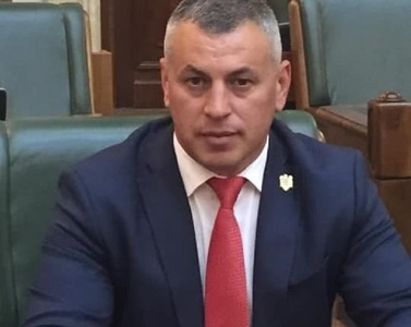 Prim-vicepreşedintele PNL Vrancea Daniel Moroşanu, care a dat Bacalaureatul la 42 de ani, a fost respins, având 3,60 la Limba română/ El a depus contestaţie şi spune că, dacă nu va promova, se va prezenta în toamnă