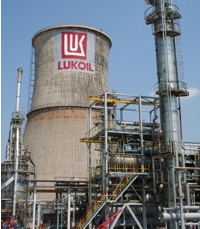 Rafinăria Lukoil, amendată pentru poluarea aerului în Ploieşti. Nivelul de hidrogen sulfurat a fost de 15 ori mai mare decât limita admisă