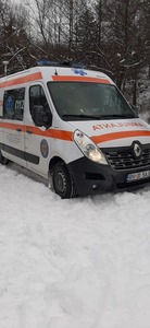Braşov: Bărbat intrat în hipotermie, salvat de un jandarm şi un angajat al Crucii Roşii 