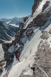 Alpinistul Alex Găvan renunţă pentru moment la ascensiunea pe K2 - FOTO