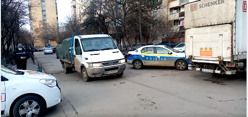 UPDATE - Maşini confiscate în Bucureşti pentru transport şi depozitare ilegală de deşeuri, în sectoarele 5 şi 6/ Fiecare dintre primari afirmă că este primul care a confiscat un vehicul, acţiunile având loc aproape simultan - FOTO / VIDEO
