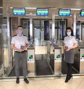 Sistem automat de verificare a documentelor de călătorie, implementat la Aeroportul "Henri Coandă" - FOTO