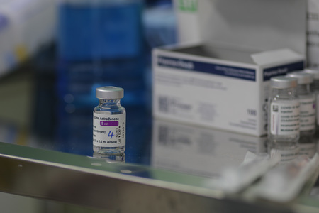 Valeriu Gheorghiţă anunţă că, în ultimele 24 de ore, 12.400 de persoane au renunţat la programarea pentru vaccinarea cu serul AstraZeneca, însă alte 14.000 de persoane s-au programat / Gheorghiţă nu recomandă tratament anticoagulant preventiv