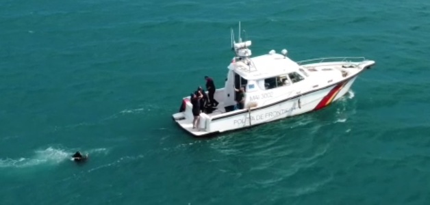 Pescadorul dat dispărut luni în Marea Neagră a fost descoperit la o distanţă de aproximativ 10 kilometri est de Chituc la o adâncime de 21 de metri - VIDEO