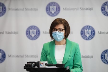 Ioana Mihăilă: Dacă nu ne vaccinăm, ne putem aştepta la un val patru mai intens / Voi susţine ca, la interior, dacă distanţa nu se poate respecta, copiii să rămână cu mască, cel puţin cei care nu sunt vaccinaţi

