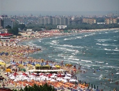 Dragoş Răducan (FPTR): Este cel mai aglomerat weekend de pe litoral. Sunt 135.000 de turişti în structuri clasificate, nimeni nu poate afirma câţi sunt în cele neclasificate / Vremea este caldă, dar bate vântul