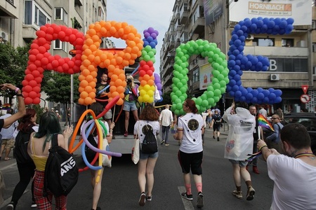 Peste 2.000 de persoane la Bucharest Pride - VIDEO
