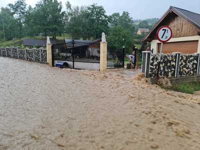 Cod portocaliu de inundaţii pe râuri din judeţele Argeş, Dâmboviţa, Prahova, Ilfov şi Ialomiţa, până joi dimineaţă