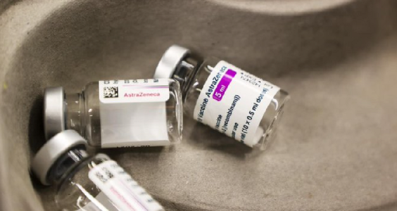 CNCAV propune renunţarea la vaccinarea cu serul AstraZeneca