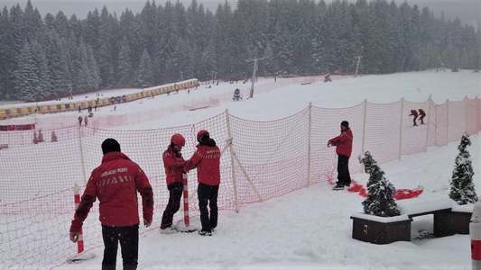 Pârtiile de schi şi sanie ale complexului Durău Park s-au deschis oficial