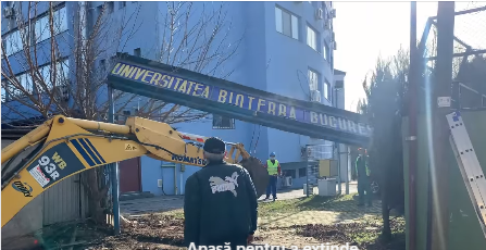 Clotilde Armand: Am demolat gardul şi poarta metalică care a fost construită nelegal de Universitatea Bioterra Bucureşti pe domeniul public – VIDEO 