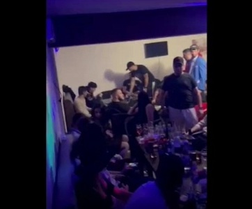 Giurgiu: 51 de amenzi date de poliţişti după ce au descoperit zeci de oameni la o petrecere într-un restaurant
