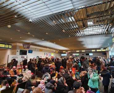 Romeo Vatră, director Aeroport Iaşi: Am oprit la un moment dat pasagerii să mai intre în terminal, din cauza aglomeraţiei. Nu a plecat niciun avion până nu s-a îmbarcat şi ultimul pasager

 