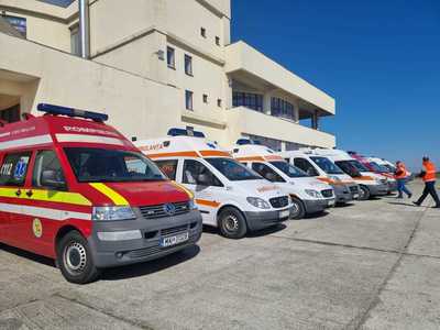 UPDATE România a donat 11 ambulanţe serviciilor de urgenţă din Ucraina / Ciucă: Ele au fost donate pentru evacuarea răniţilor şi acordarea ajutorului medical de urgenţă- FOTO