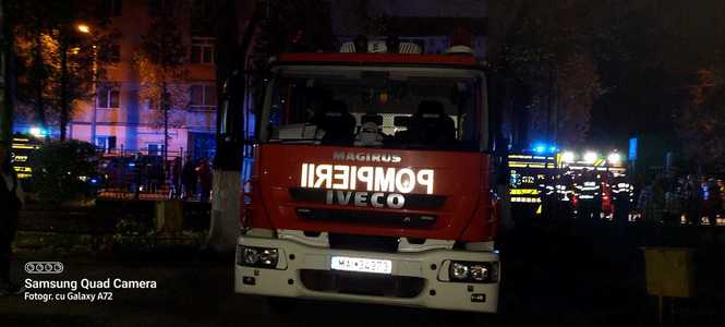 Hunedoara: O explozie urmată de un incendiu a avut loc în internatul Liceului din Călan / 5 persoane au fost evacuate - VIDEO