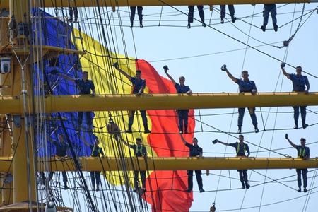 Nava-şcoală Mircea a revenit în Portul Constanţa, după un marş de instrucţie de 54 de zile / 92 de studenţi militari din anul al II-lea de la Academia Navală ”Mircea cel Bătrân” şi opt studenţi străini, la bord 