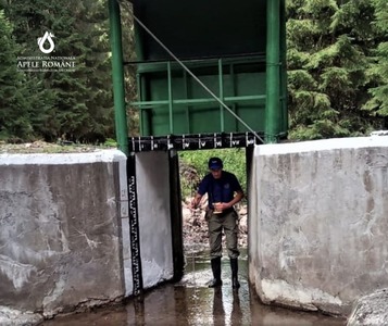 Apele Române: 33 de secţiuni de monitorizare au debite sub cel minim necesar/ Sunt 696 de localităţi alimentate restricţionat din sursa de apă de suprafaţă şi din subteran