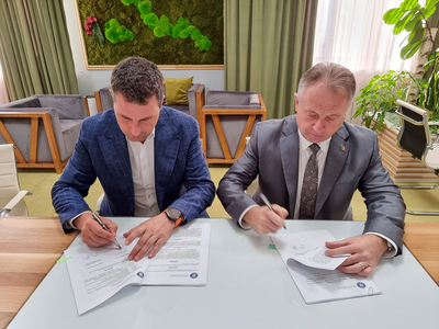 Tánczos Barna: Am semnat contractul de finanţare din PNRR, cu o valoare de 13 milioane de euro, pentru dotarea cu echipamente de monitorizare şi control a celor 43 de Comisariate judeţene ale Gărzii de Mediu