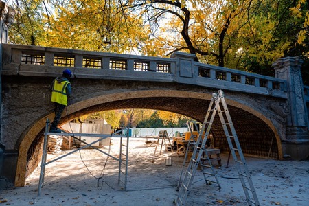 Nicuşor Dan anunţă stadiul lucrărilor la Podul Mare din Cişmigiu: Conform proiectului, în cinci luni Trustul de Clădiri Metropolitane Bucureşti va finaliza lucrările