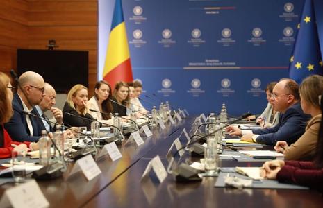 Bogdan Aurescu, întâlnire cu reprezentanţii Coaliţiei pentru Dezvoltarea României - S-a discutat despre modalitatea în care mediul de afaceri poate colabora cu Guvernul în vederea promovării obiectivului aderării la spaţiul Schengen 

  