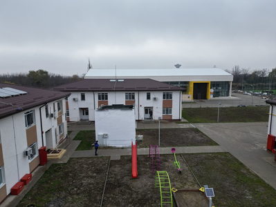 Complex de servicii comunitare, format din două case tip duplex şi un centru de zi de recuperare pentru copii cu dizabilităţi, inaugurat la Buzău în urma unei investiţii din fonduri europene - FOTO