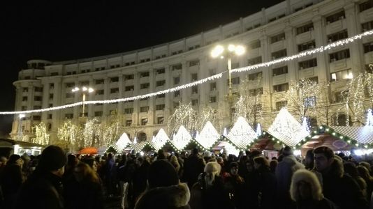Nicuşor Dan: Ne alăturăm iniţiativei „O oră pentru Ucraina” şi vom stinge iluminatul festiv de pe străzile Capitalei în această seară, în cea mai lungă noapte din an, în intervalul orar 20.00 – 21.00