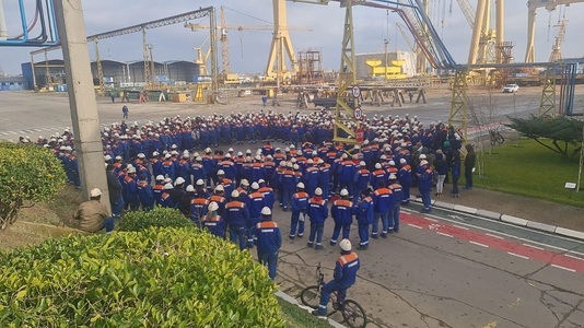 Salariaţii Şantierului Naval Damen Mangalia anunţă proteste, nemulţumiţi de modul în care decurg negocierile privind majorări salariale pentru acest an - FOTO
